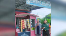 Pelda Indro Turseno bersama di Kedai Kopi milik Slamet Riyadi. (foto: Dok SatuJiwa)