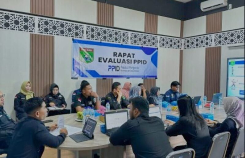 Dinas Kominfosp Tanah Bumbu Gelar Rapat Evaluasi PPID. (foto: MC Tanbu)