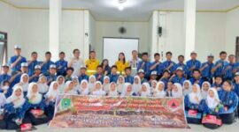 Badan Penanggulangan Bencana Daerah (BPBD) Kabupaten Tanah Bumbu mengadakan sosialisasi edukasi kebencanaan di SMP Negeri 1 Angsana. Kegiatan ini dihadiri oleh 56 peserta didik dari perwakilan kelas VII, VIII, dan IX yang didampingi oleh para guru. (foto: MC Tanbu)