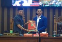 Dewan Perwakilan Rakyat Daerah (DPRD) Tanah Bumbu (Tanbu) menggelar Rapat Paripurna Penyampaian Rancangan Peraturan Daerah tentang Perubahan atas Peraturan Daerah Nomor 19 Tahun 2022 tentang Penyelenggaraan Perumahan dan Kawasan Permukiman. (foto: MC Tanbu)