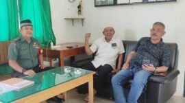 Pelda Indro Turseno (kiri) bersama tim Posko SatuJiwa Tanbu. (foto: Dok SatuJiwa Tanbu)